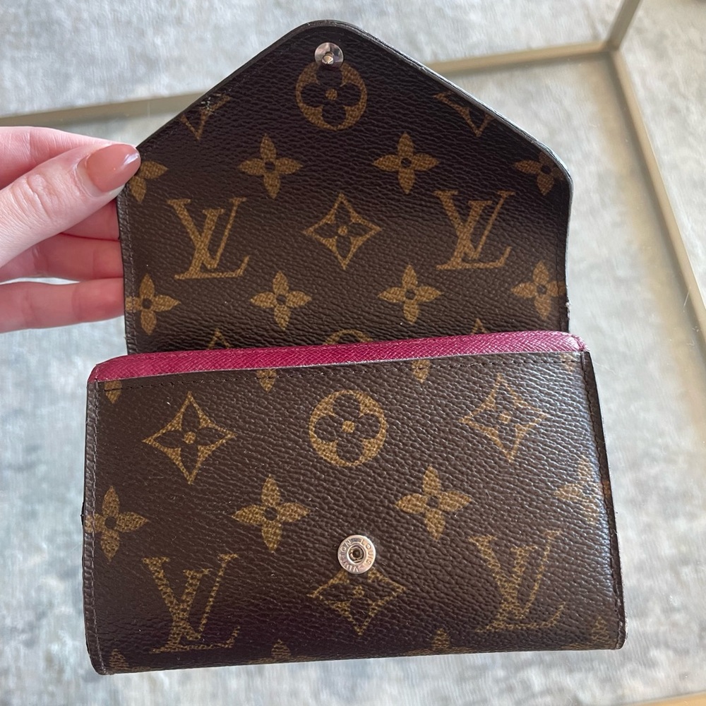 Louis Vuitton Epi Monogram Marie-Lou Compact Wallet ‘Fuchsia’ - Picture 2 of 12